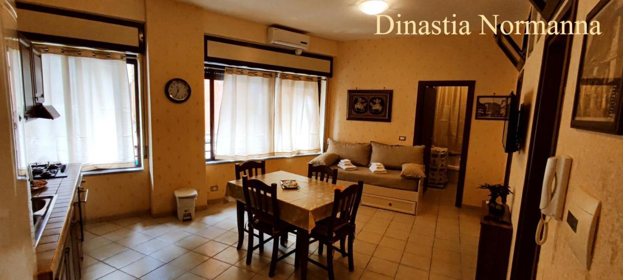 Casa Vacanza Dinastia Borbone - Centro Storico Napels Buitenkant foto