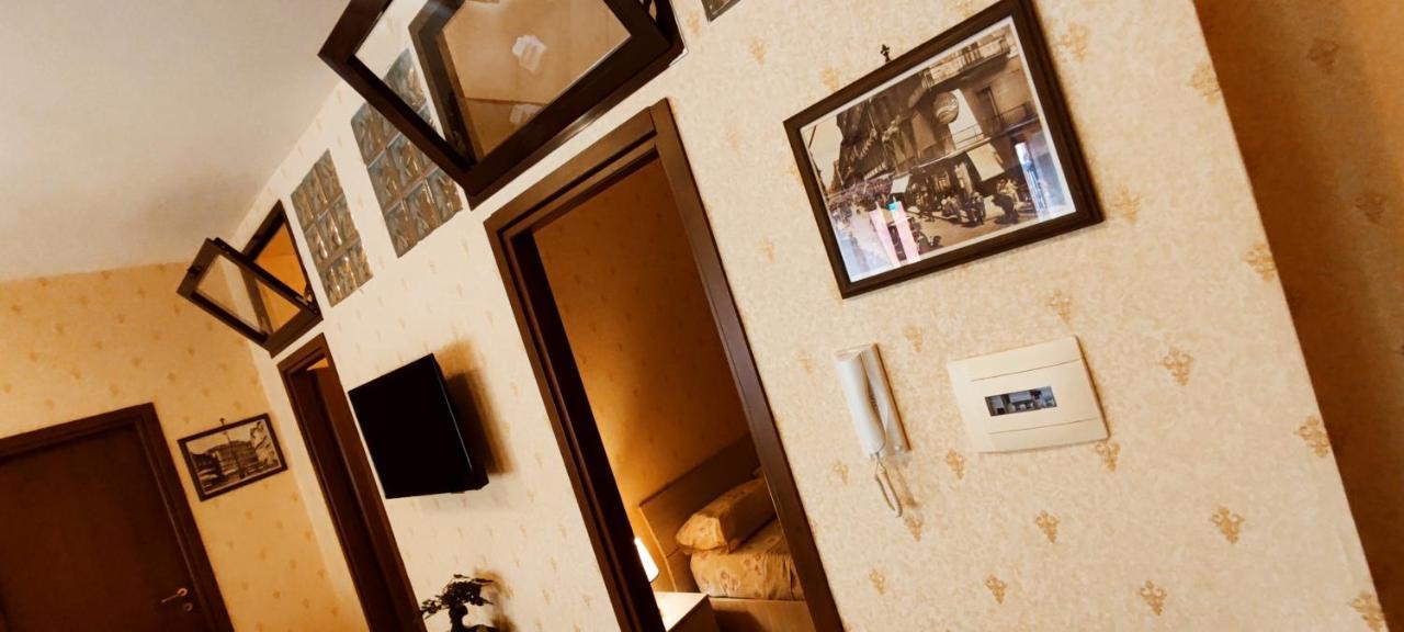 Casa Vacanza Dinastia Borbone - Centro Storico Napels Buitenkant foto