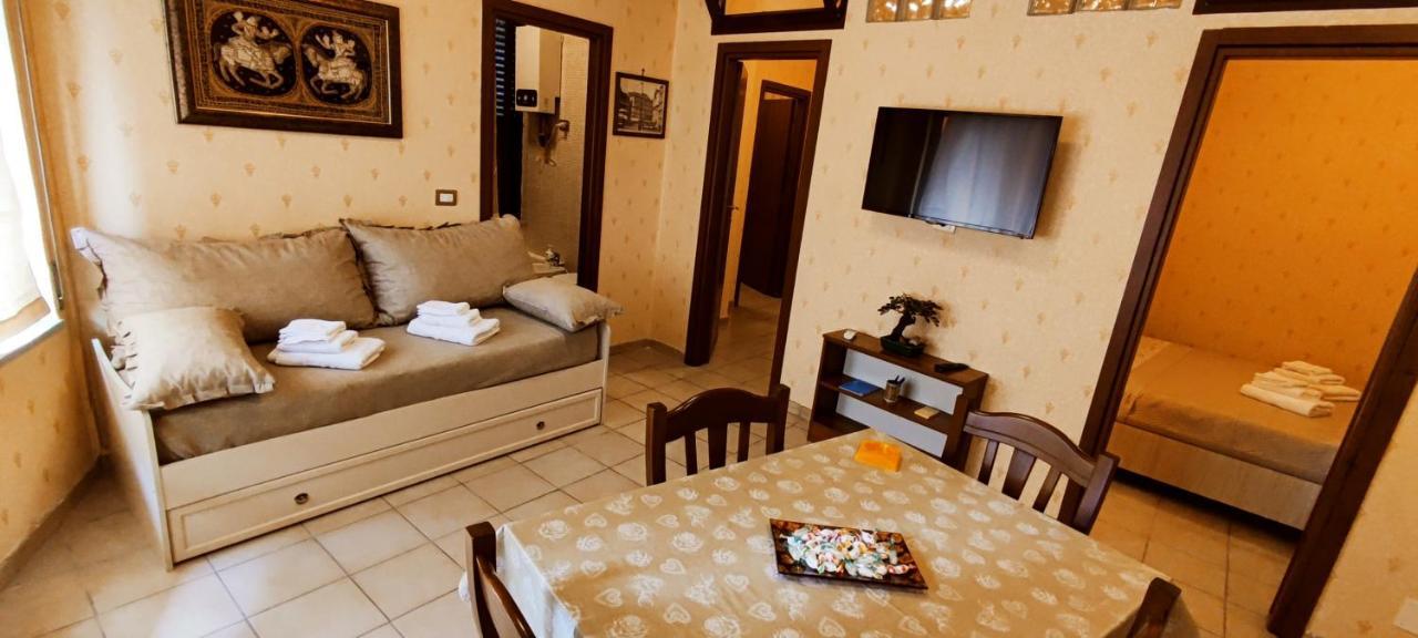 Casa Vacanza Dinastia Borbone - Centro Storico Napels Buitenkant foto