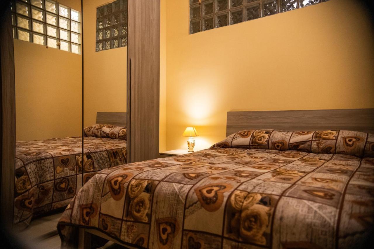 Casa Vacanza Dinastia Borbone - Centro Storico Napels Buitenkant foto